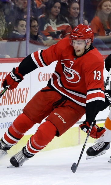 Hurricanes score 3 goals in 2nd to beat Flyers 5-3